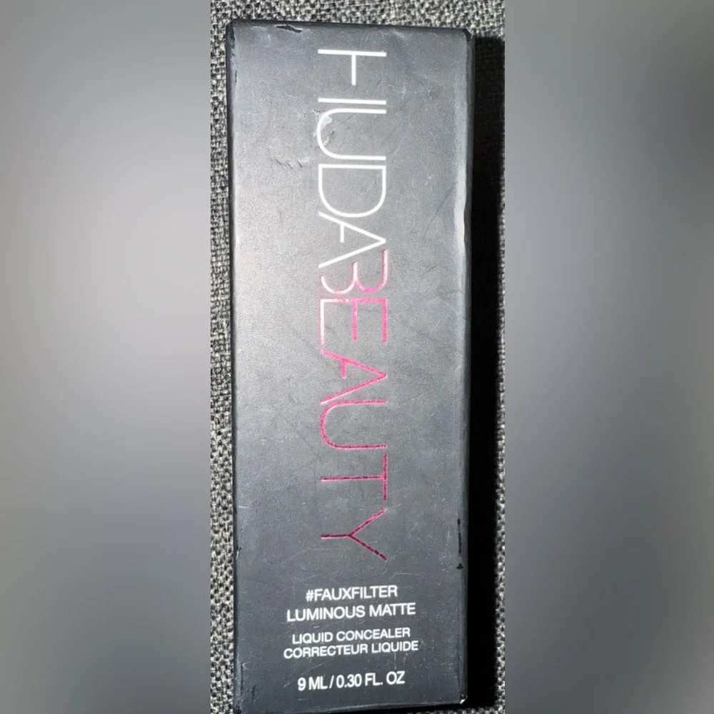 HUDA BEAUTY FauxFilter Luminous Matte Liquid Concealer - ButterScotch 7.5G